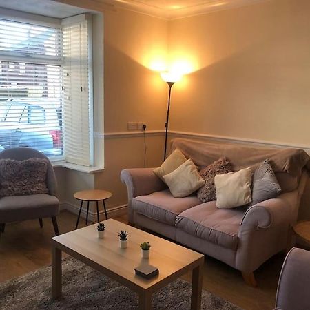 29 Comfort House 2 Bedroom Townhouse With Parking スカンソープ エクステリア 写真