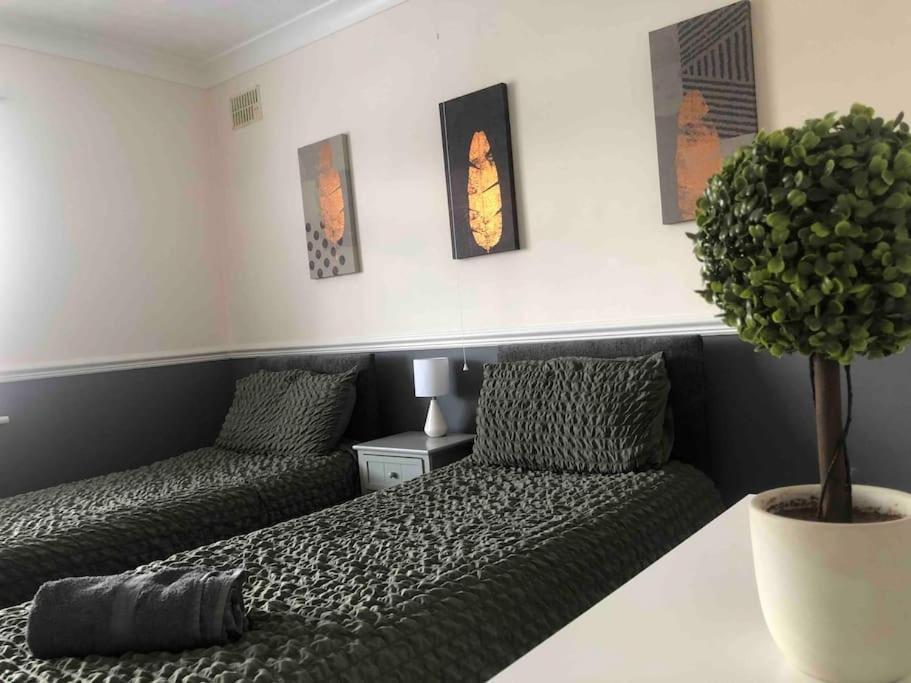 29 Comfort House 2 Bedroom Townhouse With Parking スカンソープ エクステリア 写真
