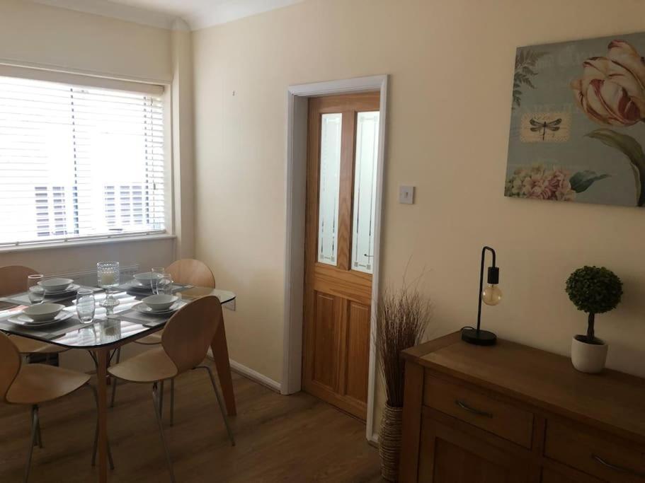 29 Comfort House 2 Bedroom Townhouse With Parking スカンソープ エクステリア 写真